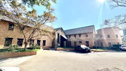 Lady brooks Office Park, Cnr Justice Mahomed (Charles) and Brooklyn Road, Menlo Park, Pretoria