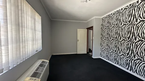 Tuscan Suites, Eastwood Office Park
