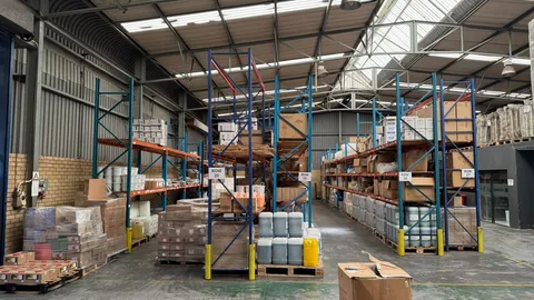 Warehouse to let in Jet Park (13).jpeg