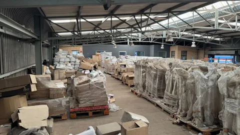 Warehouse to let in Jet Park (6).jpeg