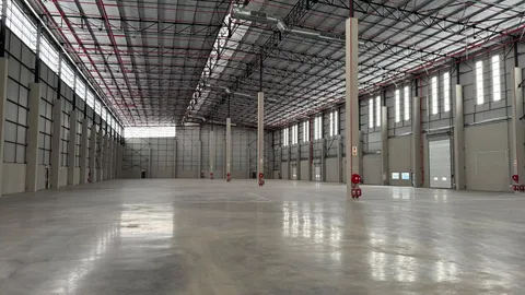 Warehouse to let in Jet Park (19).jpeg