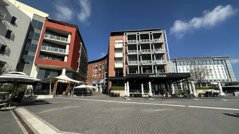 20 The Piazza