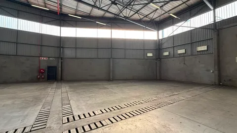 Warehouse to let in Pomona (13).jpeg