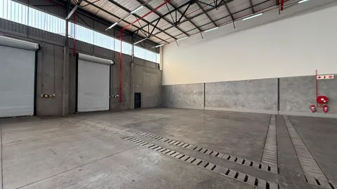 Warehouse to let in Pomona (11).jpeg