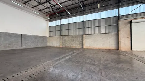 Warehouse to let in Pomona (9).jpeg