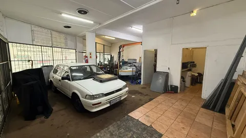Retail space in Birchleigh (9).jpeg