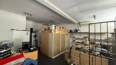 Retail space in Birchleigh (8).jpeg