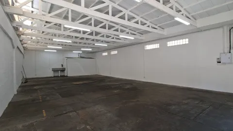 200 sqm Industrial Space To Let in Maitland