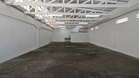 200 sqm Industrial Space To Let in Maitland