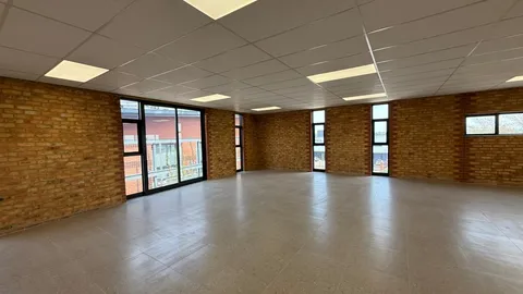 Office to let in Glen Marais (17).jpeg