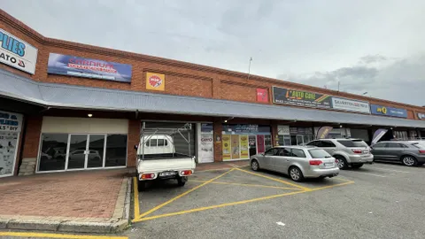 The Pond Shopping Centre, 561 James Crescent