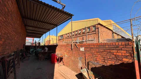 Warehouse for sale in Rosslyn (3).jpeg