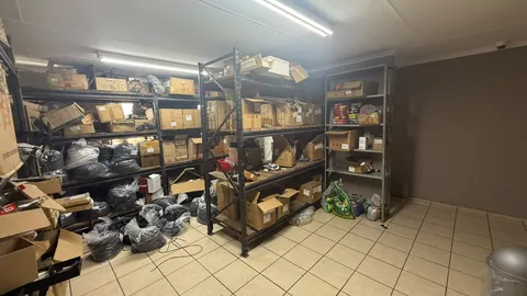 Warehouse in Pomona (8).jpeg