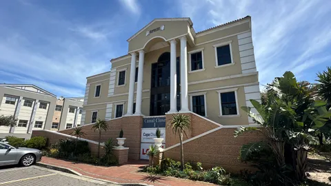 1 Canal Close
