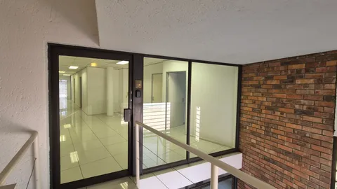 7 Coombe Place