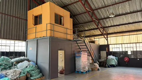 Jet Park Warehouse (4).jpeg