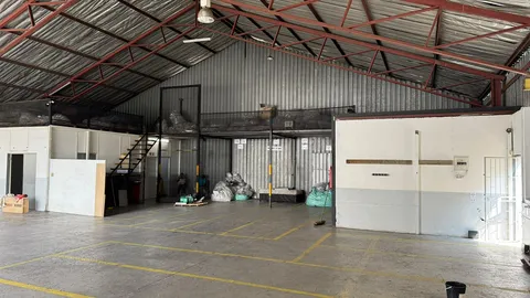 Jet Park Industrial Space (10).jpeg