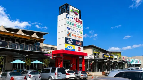 Heathway Shopping Centre
