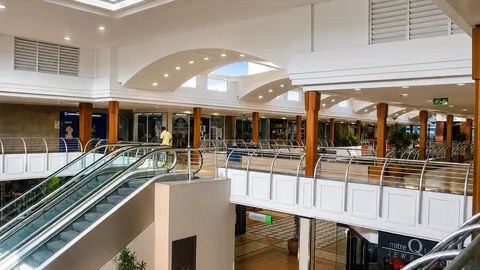 Heathway Shopping Centre