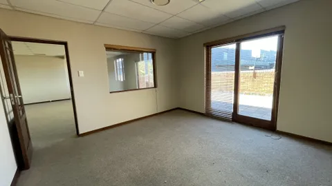 Offices To Let in Laser Park (11).HEIC