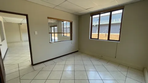 Office To Let in Laser Park (6).HEIC