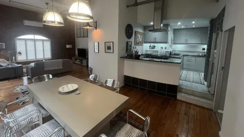 Vacant Apartment in Cape Town Central On Auction: Section 13 Wolroy House, 35 Barrack Street, Zonnebloem, Cape Town