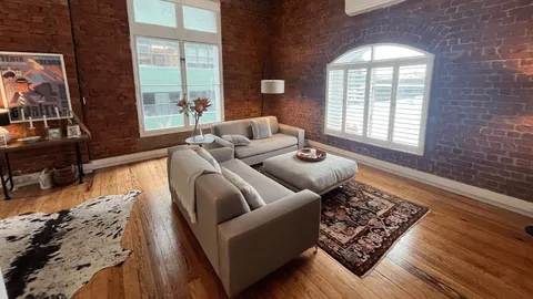 Vacant Apartment in Cape Town Central On Auction: Section 13 Wolroy House, 35 Barrack Street, Zonnebloem, Cape Town