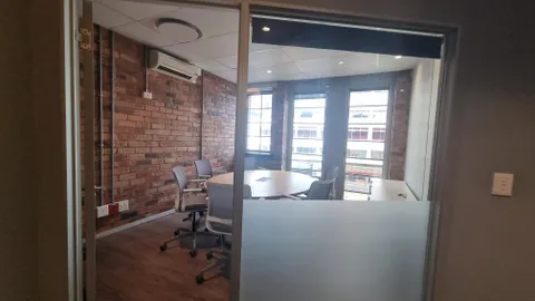 Sovereign Quay, 34 Somerset Road, Green Point