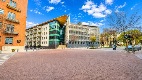 3 Melrose Boulevard