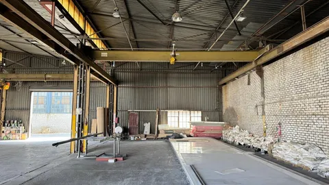 Warehouse to let in Jet Park (4).jpeg