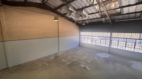 Industrial space to let in Rosslyn (5).jpeg