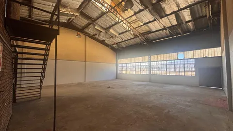 Industrial space to let in Rosslyn (16).jpeg