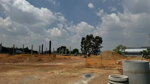Warehouse to let in Jet Park (1).jpeg