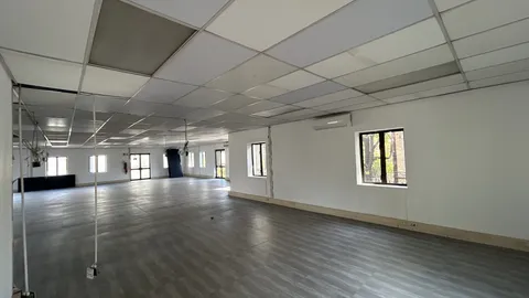 Office to let in Olivedale (7).heic