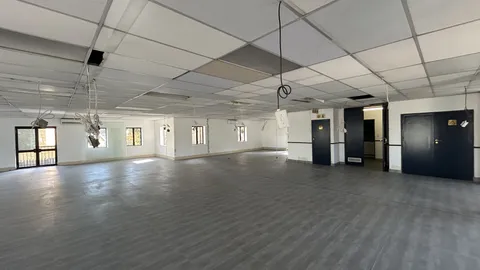 Office to let in Olivedale (2).heic