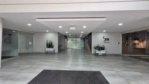 Woodlands Office Park, 20 Woodlands Drive, Woodmead