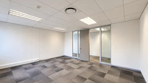 Office to let, 28 Fricker Road (8).png