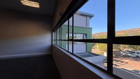 Office Space To Let in Sinoville (17).jpeg