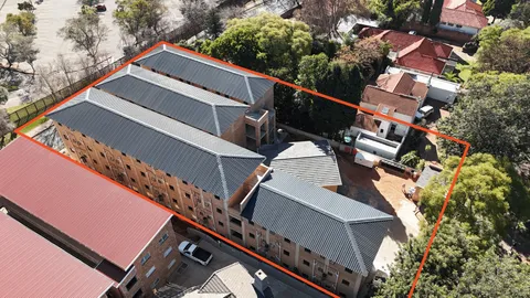 Tenanted Student Accommodation On Auction: 15 Chiselhurst Drive, Rossmore, Johannesburg