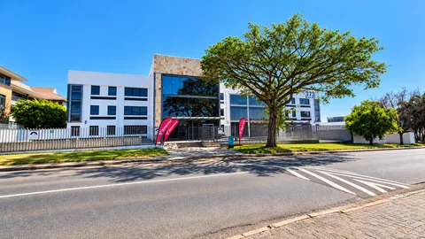 373 Rivonia Blvd