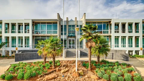 Vacant Commercial Office Building On Auction: 21, 23 and 25 Lakeview Crescent, Benoni