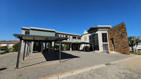 Upmarket Vacant Office in Silverlakes on Auction: 2038 Dawie Street, Newmark Estate
