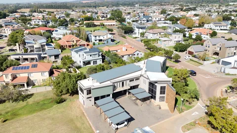 Upmarket Vacant Office in Silverlakes on Auction: 2038 Dawie Street, Newmark Estate