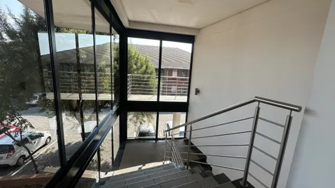8 Viscount Road