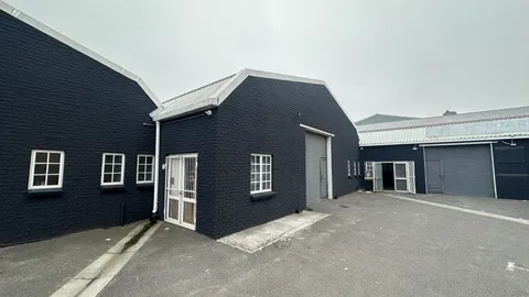4F Montague Drive