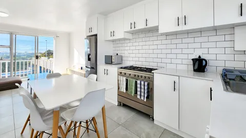 Tenanted 2-Bedroom Apartment on Auction: Unit 27 Longrove Mews, Mowbray 