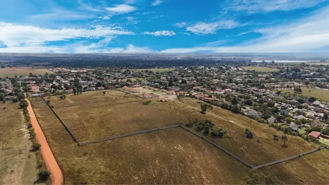 Emigration Sale: Phased Residential Development Opportunity in Visagie Park On Auction: 57A Krisante Street, Nigel, Gauteng