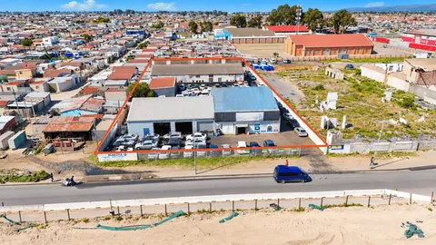 Income-Producing Industrial Site with Large Yard On Auction: 410 Clive Street, Philippi, Cape Town