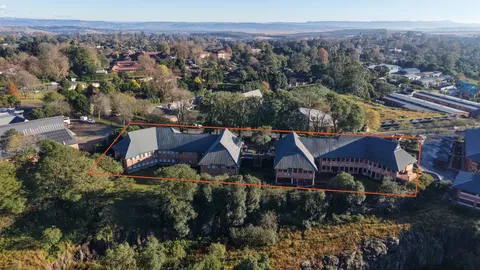 Tenanted Freestanding Office On Auction: Pin Oak Avenue, Quarry Offices, Hilton