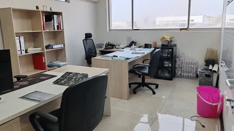 Fully Fitted Vacant Office on Auction: Section 5 44 Walls Avenue, 178 Matthews Meyiwa Road, Windermere, Durban
